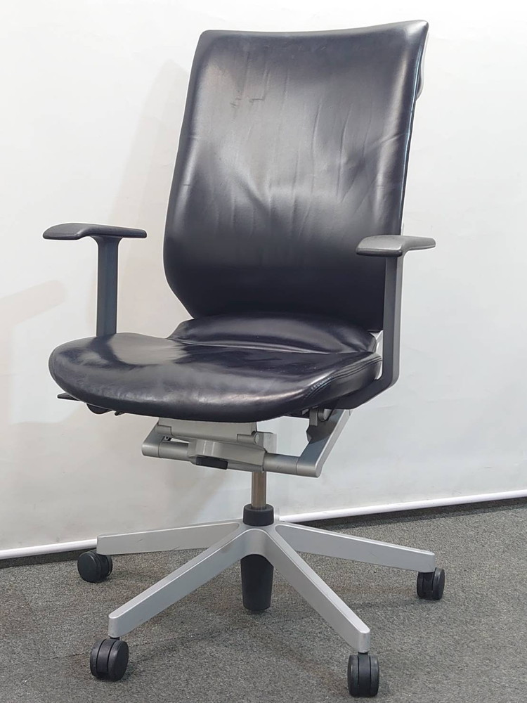 【限定品】【在庫3脚】 オフィスチェア コクヨ アガタ CR-G950 ブラック レザー張り ハイバック 固定肘 ガス昇降 リクライニング 役員チェア【中古オフィス家具】