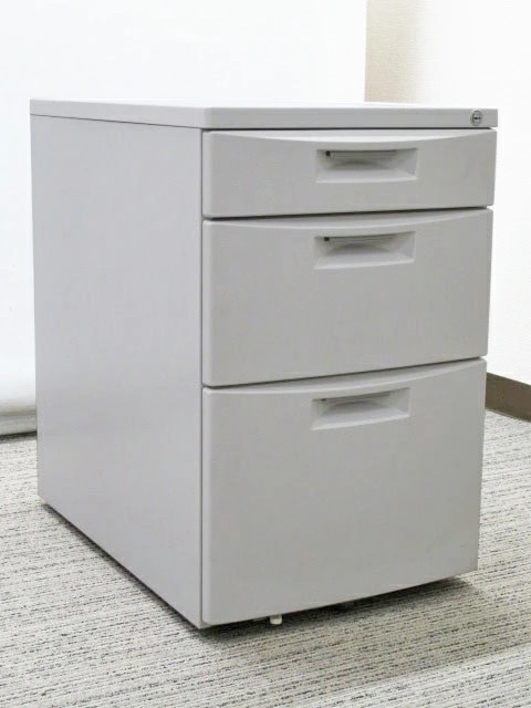 イトーキ CZ 3段ワゴン サイドワゴン デスクワゴン キャスターワゴン 袖机 脇机 カギ付き 事務ワゴン ITOKI 【中古オフィス家具】【中古】