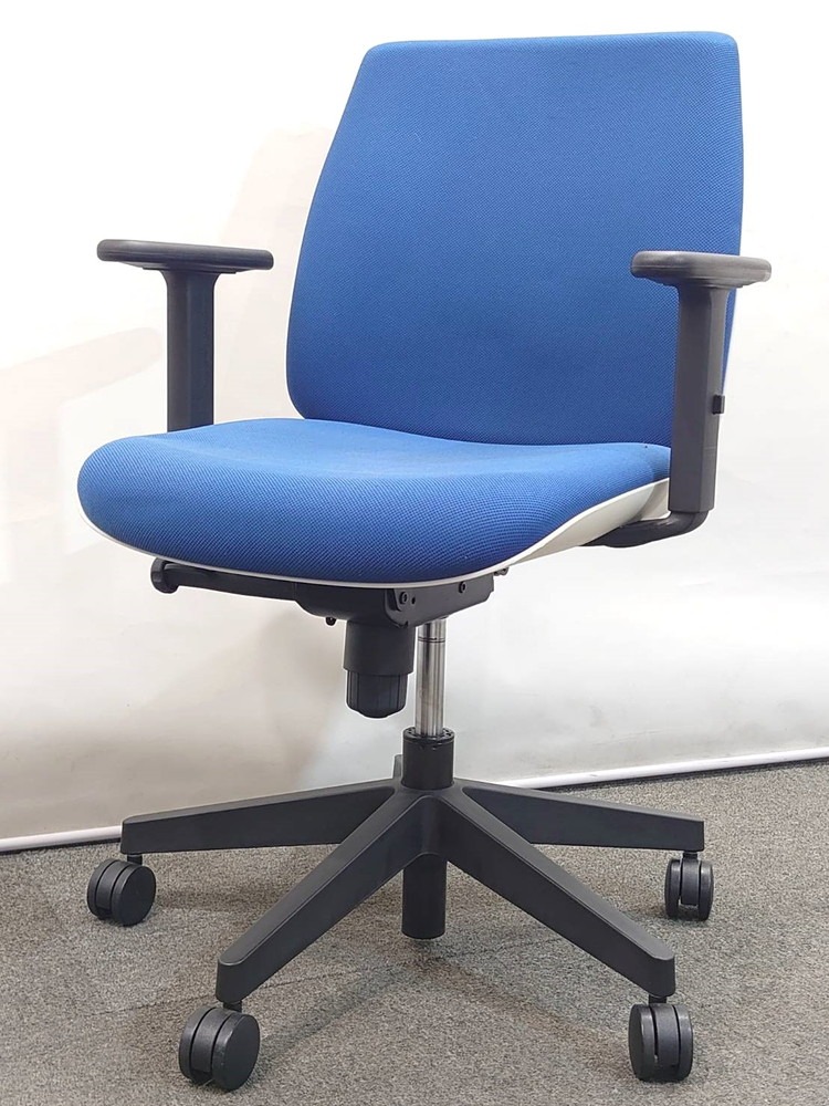 オフィスチェア プラス ユーチェア ブルー 可動肘付き デスクチェア 中古